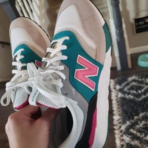 New Balance 997 shoes size 8.5 mens
